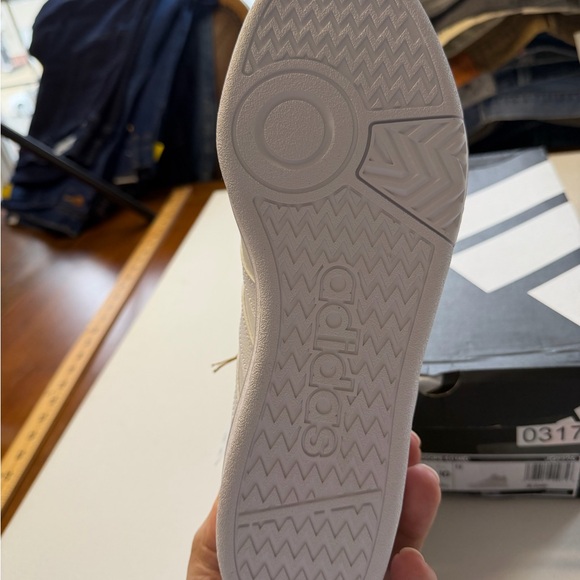 NIB Adidas Men's White Hoops 4.0 Mid Sneakers Size 9 - Picture 12 of 12